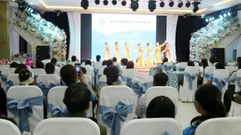 Giao lưu sáng kiến kinh nghiệm trong “Xây dựng không gian an toàn cho phụ nữ và trẻ em”.