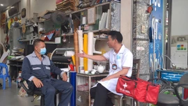 Người dân cần chủ động tiêm vắc-xin phòng dại cho chó, mèo.