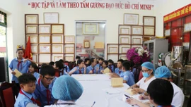 Trung tâm Y tế khu vực Lào Cai – Cam Đường khám sức khỏe định kỳ cho học sinh