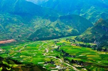 Thành phố Yên Bái bên dòng sông Hồng