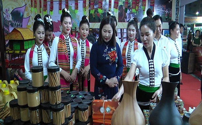 Điểm sự kiện nổi bật tỉnh Yên Bái tuần qua (17-23/4) ảnh 11