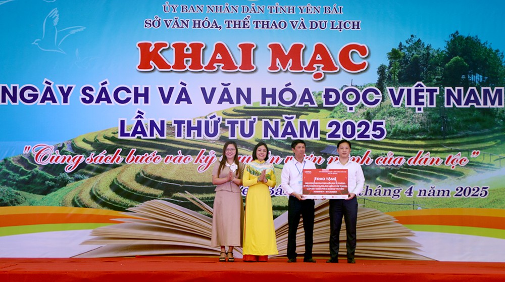 Yên Bái khai mạc Ngày sách và Văn hóa đọc Việt Nam năm 2025 ảnh 3 Yên Bái khai mạc Ngày sách và Văn hóa đọc Việt Nam năm 2025 ảnh 3