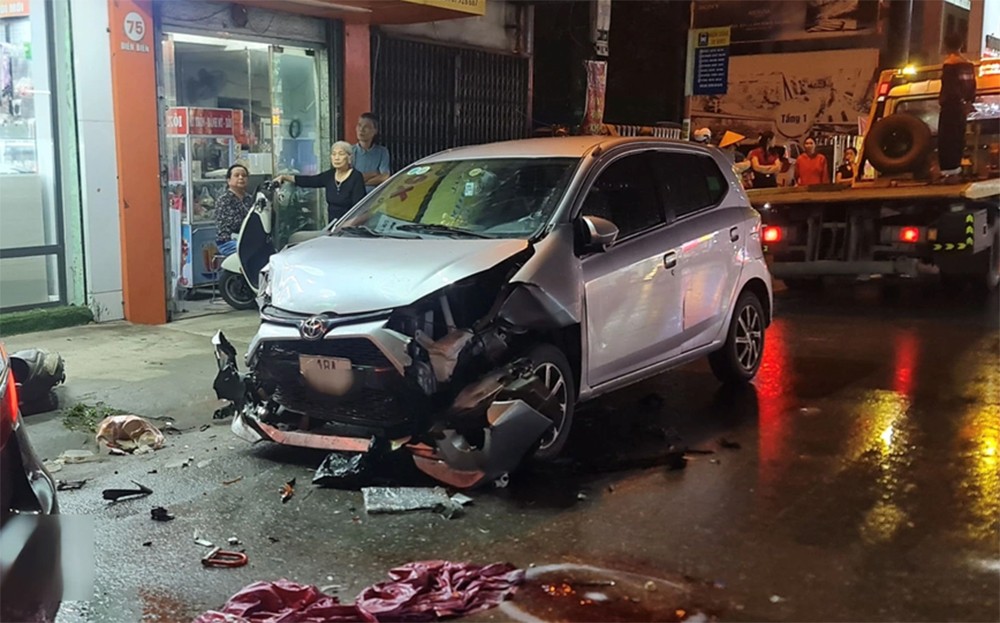 Nam Định: Ô tô đâm liên hoàn, hất tung nhiều phương tiện ảnh 1