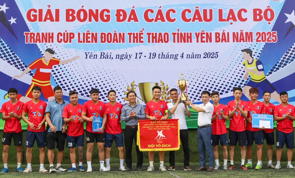 Đội Công ty Thiên An (Lục Yên) vô địch Giải Bóng đá các câu lạc bộ tranh Cúp Liên đoàn Thể thao tỉnh năm 2025 ảnh 2