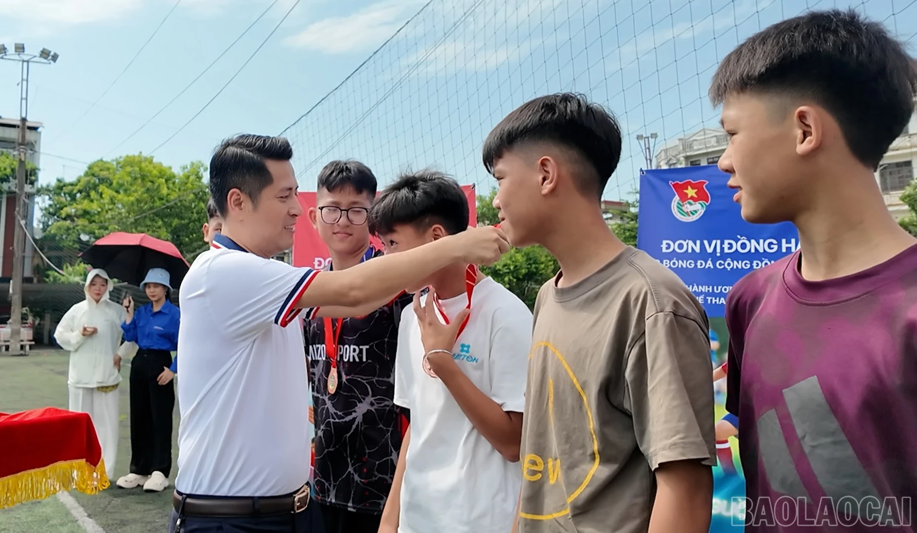 baolaocai-br_bongda-4.jpg