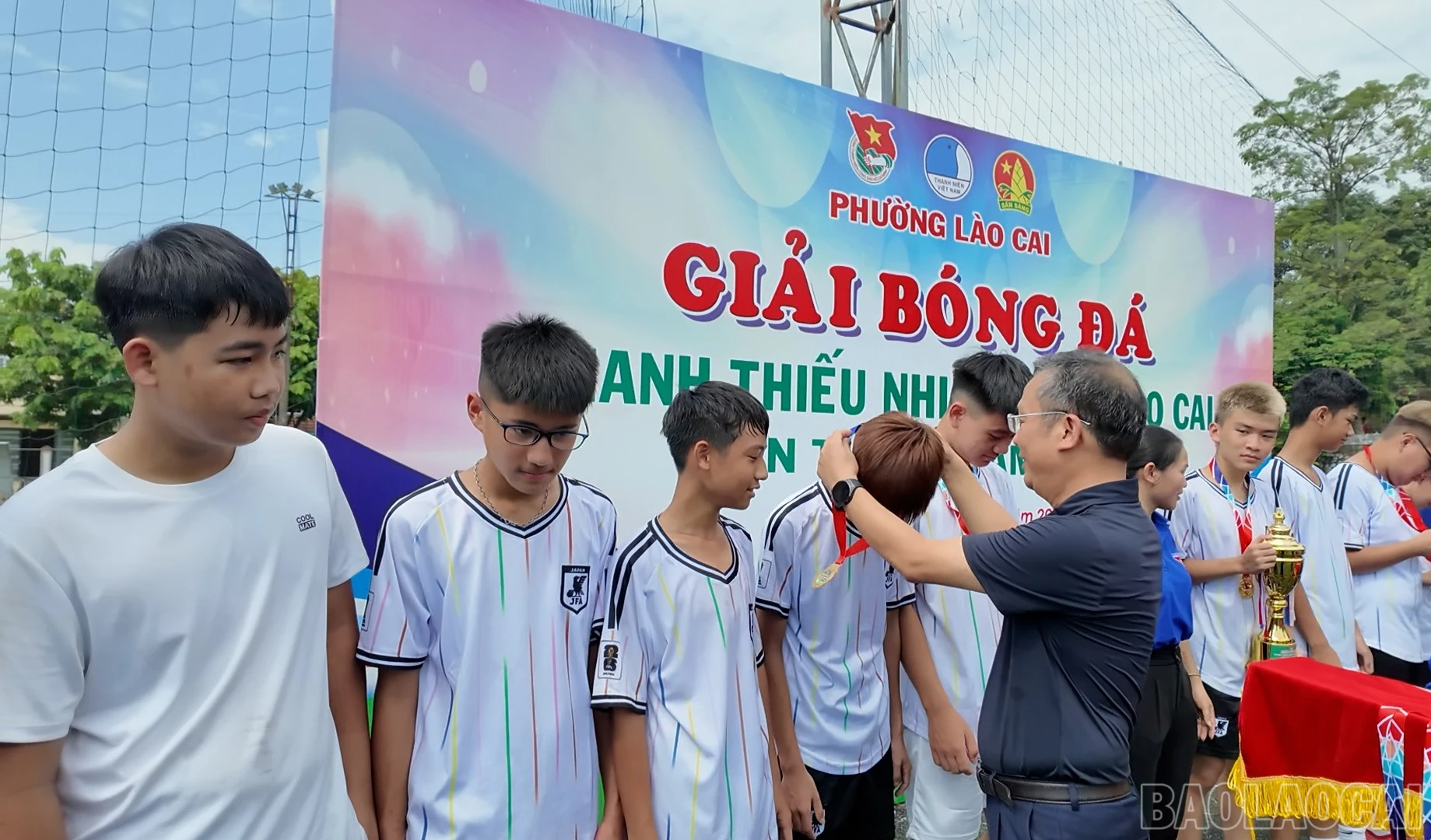 baolaocai-br_bongda-5.jpg