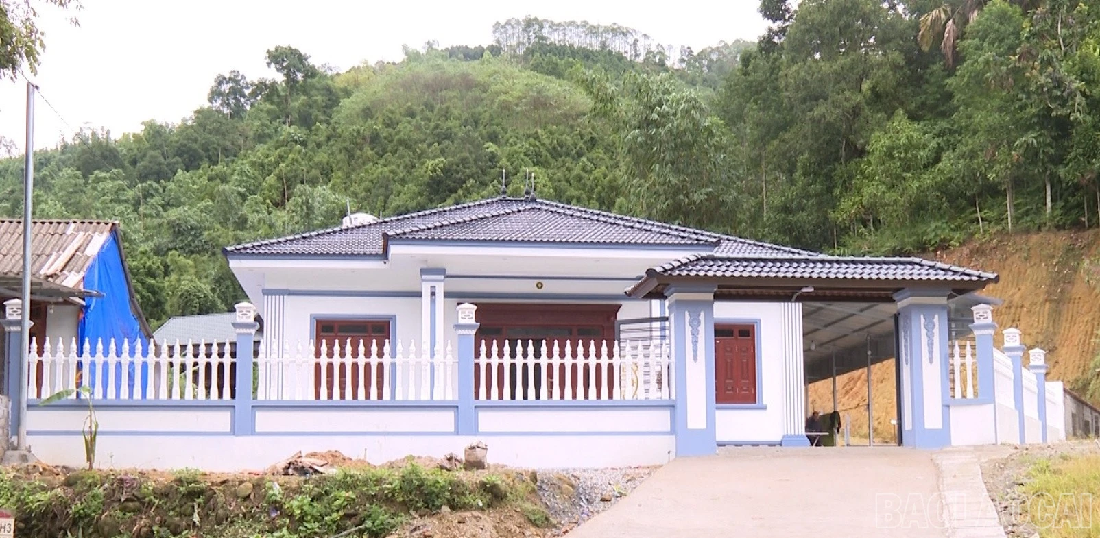 baolaocai-br_lk83868-xa-vung-cao-cat-thinh-som-dua-nghi-quyet-dai-hoi-vao-cuoc-song-hd00-02-05-07still008-4439.jpg