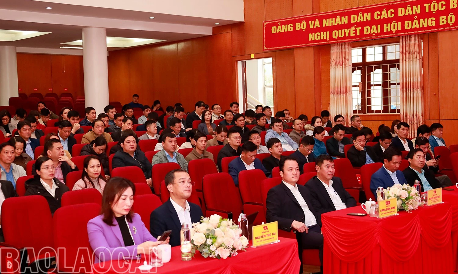 Đại biểu tham dự hội nghị.