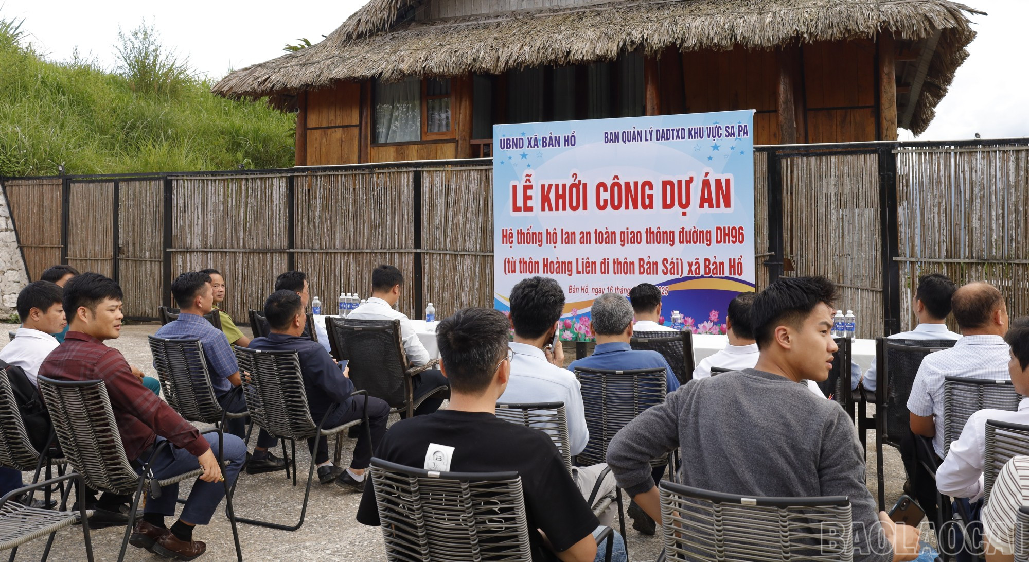 Đại diện các cơ quan, doanh nghiệp tham dự lễ khởi công. baolaocai-br_bh3.jpg