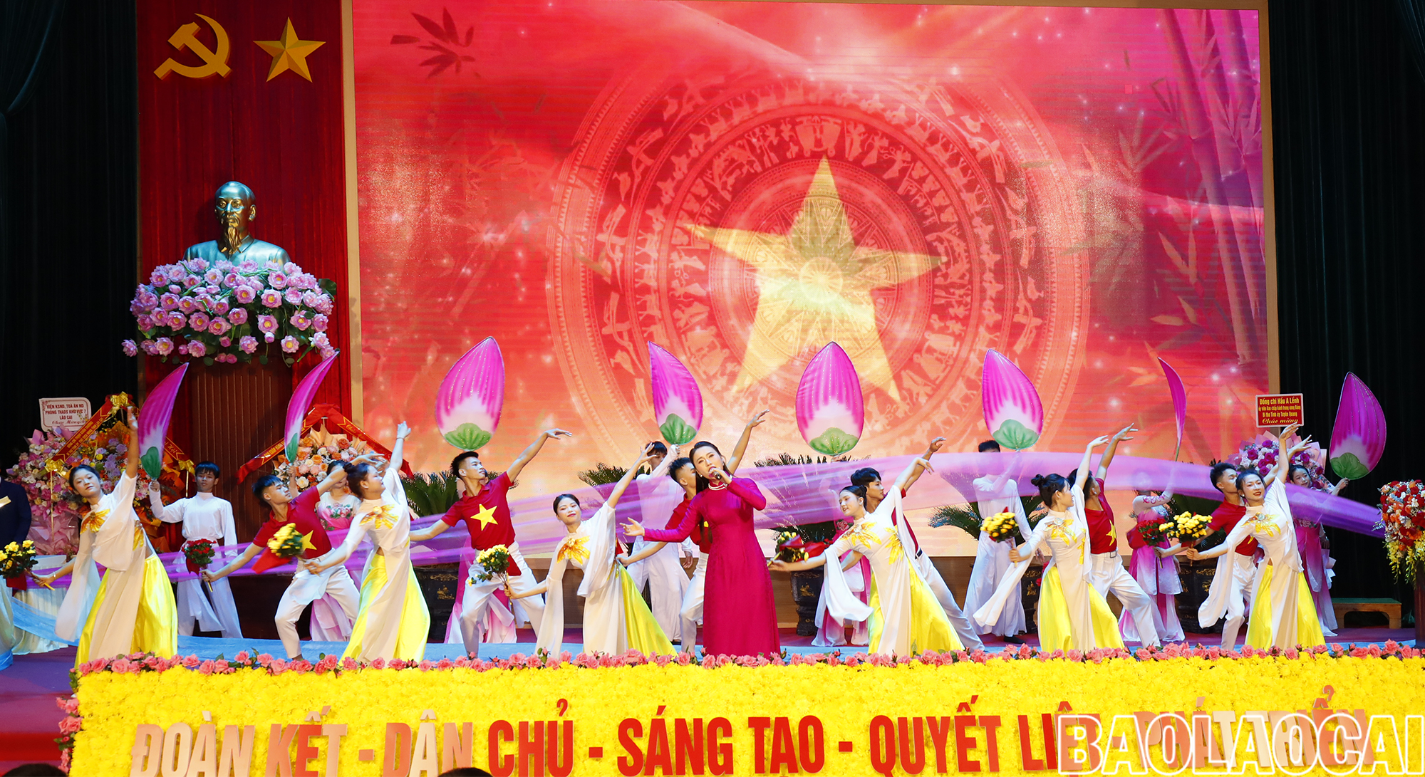Chương trình văn nghệ chào mừng Đại hội. mg-2507.png