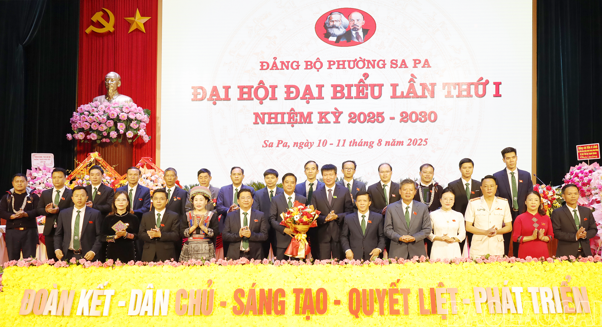 Ban Chấp hành Đảng bộ phường Sa Pa nhiệm kỳ 2025 - 2030 ra mắt Đại hội. mg-2718.png