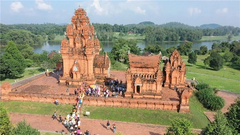Không gian văn hoá Chăm của dân tộc Khmer tại Làng Văn hoá, du lịch các dân tộc Việt Nam. Ảnh: M.H