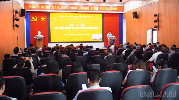 Hội nghị tập huấn nghiệp vụ công tác xây dựng Đảng năm 2026