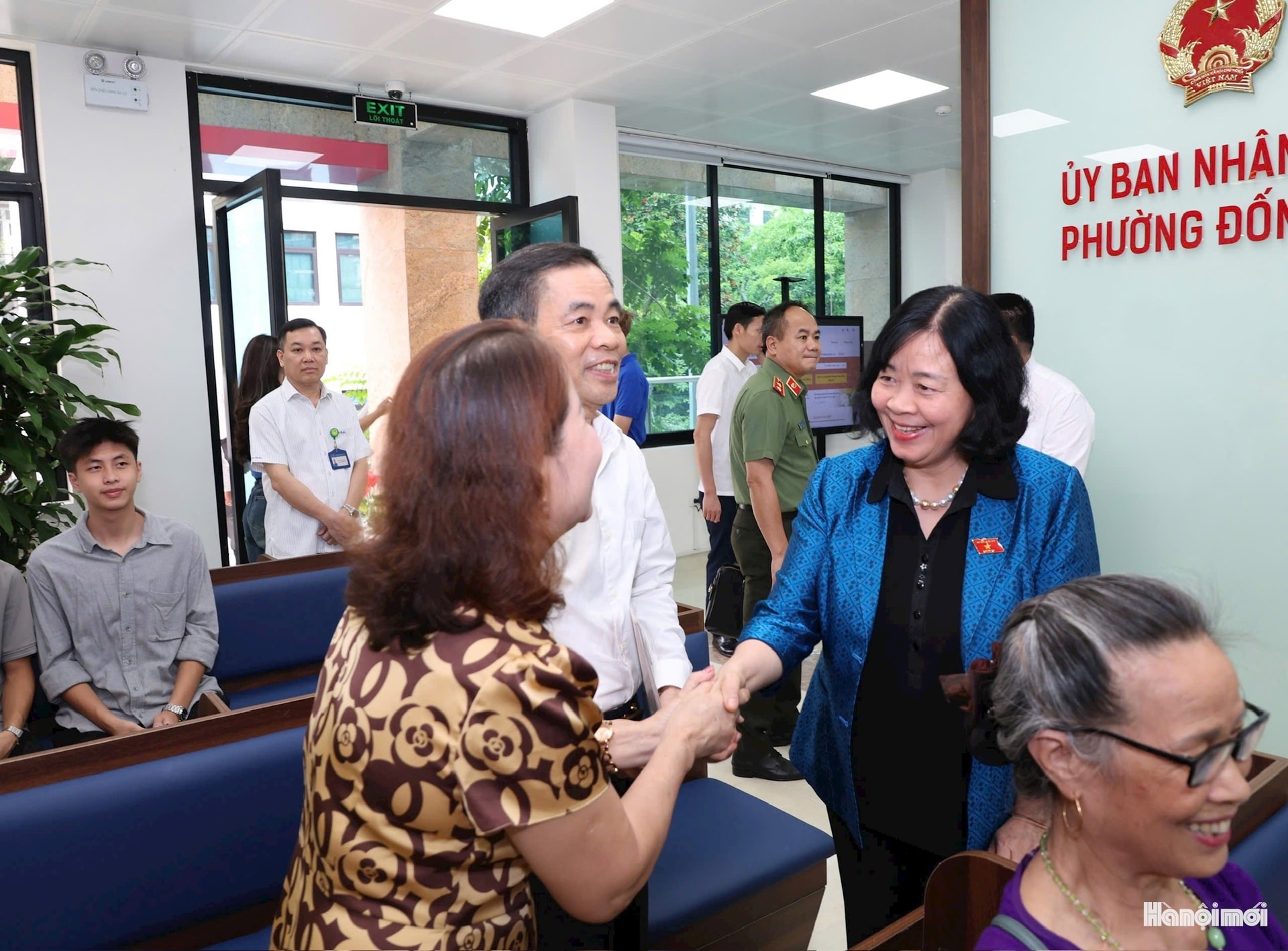 Bí thư Thành ủy Hà Nội Bùi Thị Minh Hoài với cử tri Đơn vị bầu cử số 1 Bí thư Thành ủy Hà Nội Bùi Thị Minh Hoài với cử tri Đơn vị bầu cử số 1