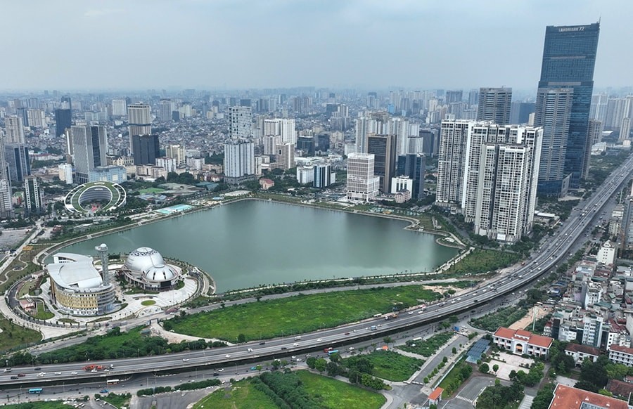 Thủ đô Hà Nội ngày càng phát triển văn minh, hiện đại. Ảnh: Quang Thái Thủ đô Hà Nội ngày càng phát triển văn minh, hiện đại. Ảnh: Quang Thái