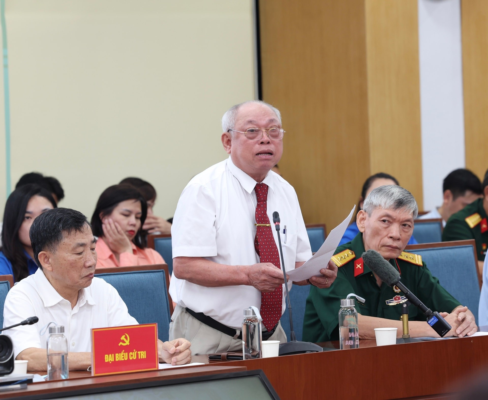 Cử tri phường Văn Miếu - Quốc Tử Giám phát biểu Cử tri phường Văn Miếu - Quốc Tử Giám phát biểu