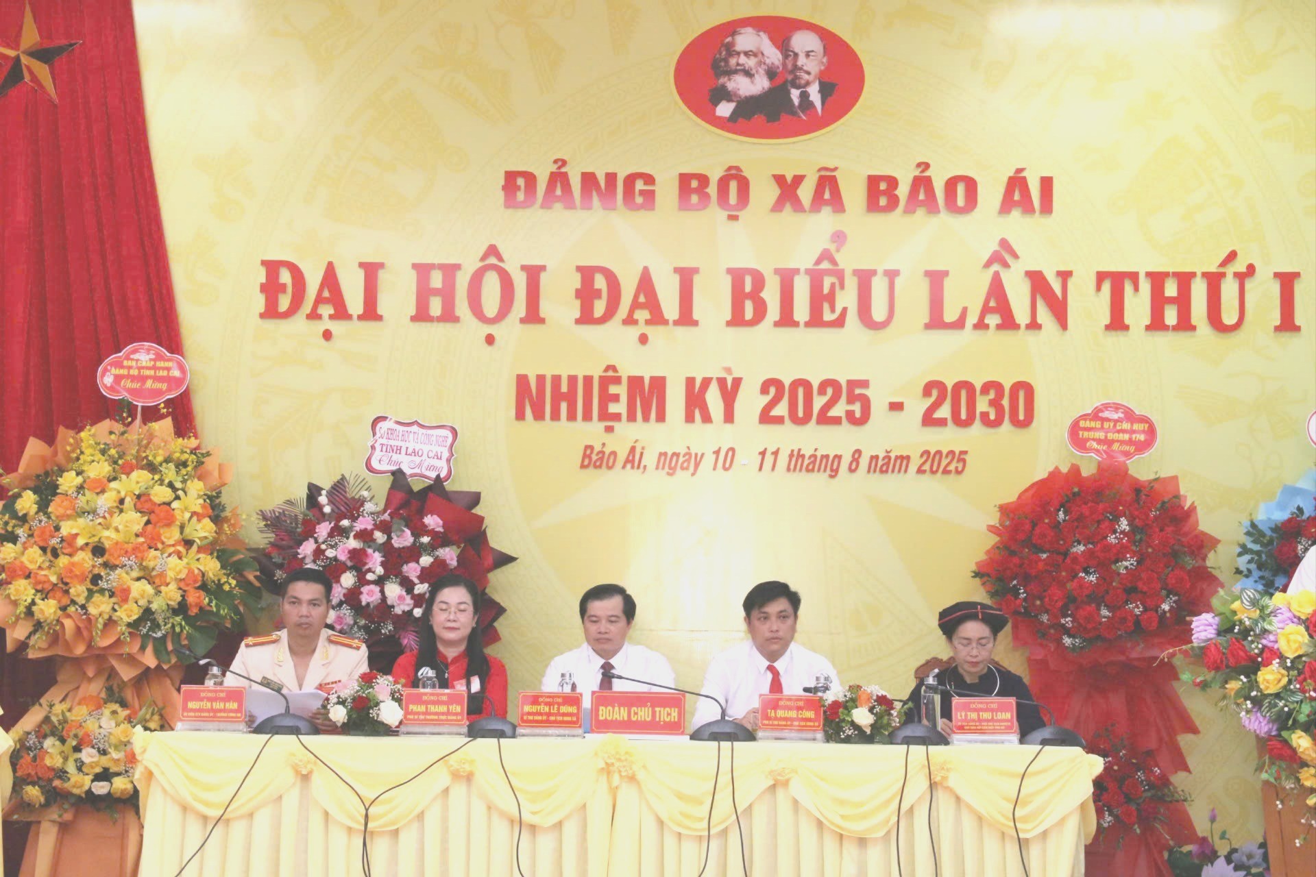 Đoàn Chủ tịch điều hành Đại hội. doan-chu-tich-1399.jpg