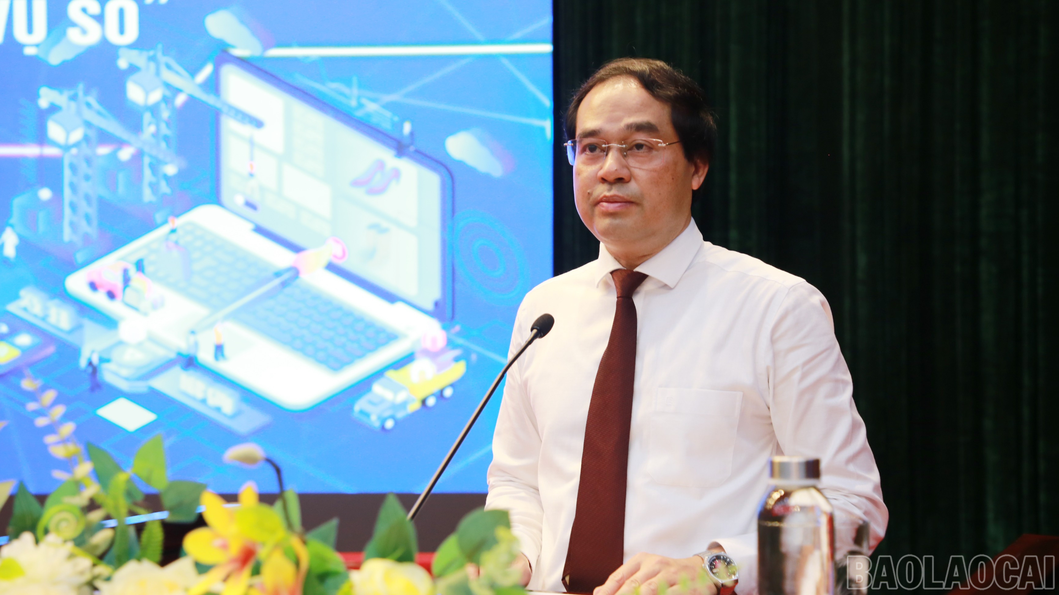 Đồng chí Trịnh Xuân Trường phát biểu phát động tại hội nghị. baolaocai-br_img-0810.jpg