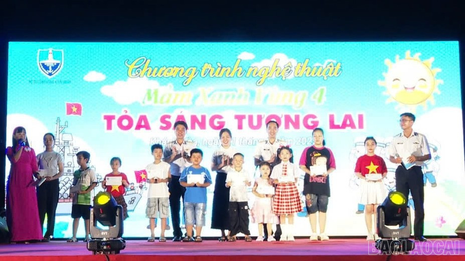 Nhiều phần quà ý nghĩa được gửi tặng thiếu nhi Vùng 4. Nhiều phần quà ý nghĩa được gửi tặng thiếu nhi Vùng 4.