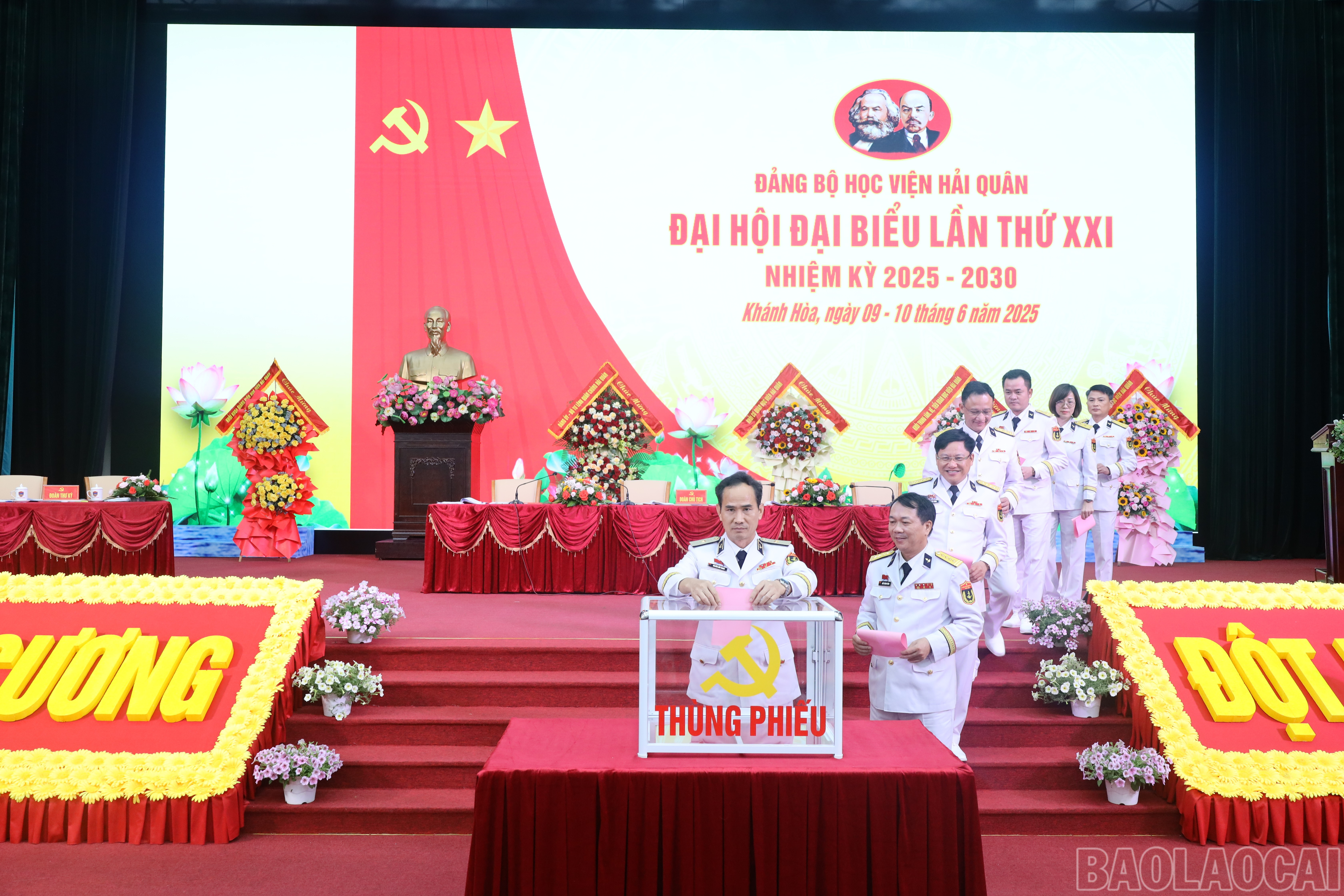 Đại hội bầu Ban Chấp hành Đảng bộ Học viện Hải quân khóa mới. baolaocai-br_hinh-anh-5-dai-hoi-bau-ban-chap-hanh.jpg