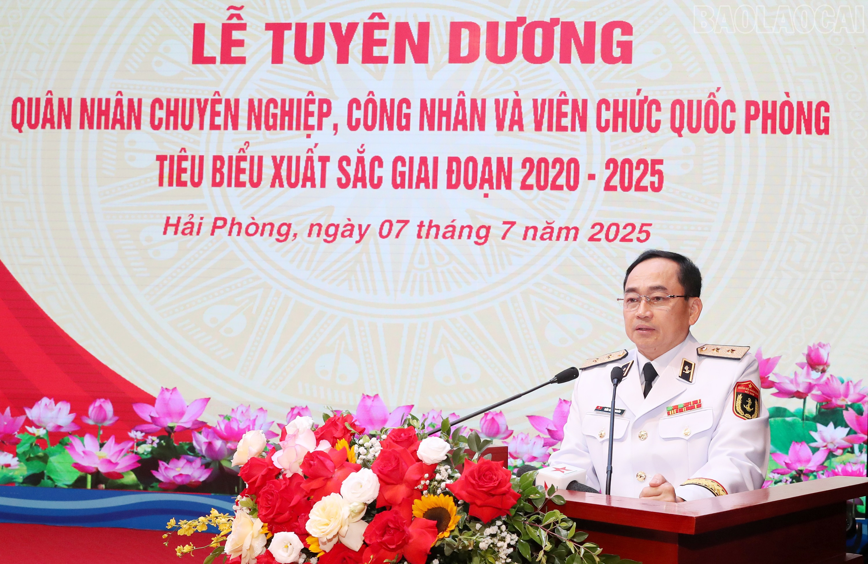 Phó Đô đốc Trần Thanh Nghiêm phát biểu động viên tại buổi lễ. baolaocai-tr_pho-do-doc-tran-thanh-nghiem-phat-bieu-dong-vien-tai-buoi-le.jpg