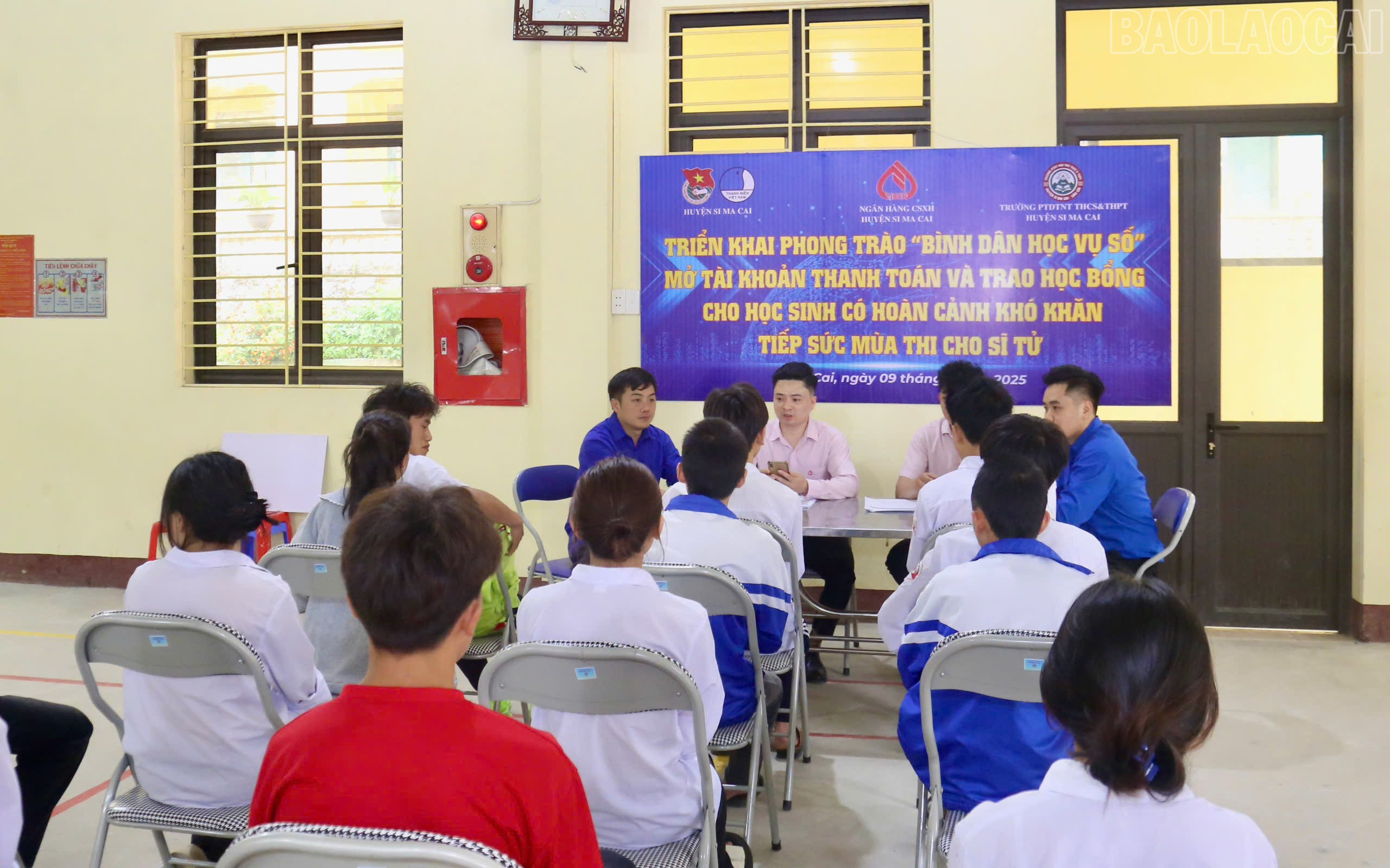 Chương trình được tổ chức tại Trường PTDT nội trú THCS và THPT huyện Si Ma Cai. baolaocai-tr_quang-canh.jpg