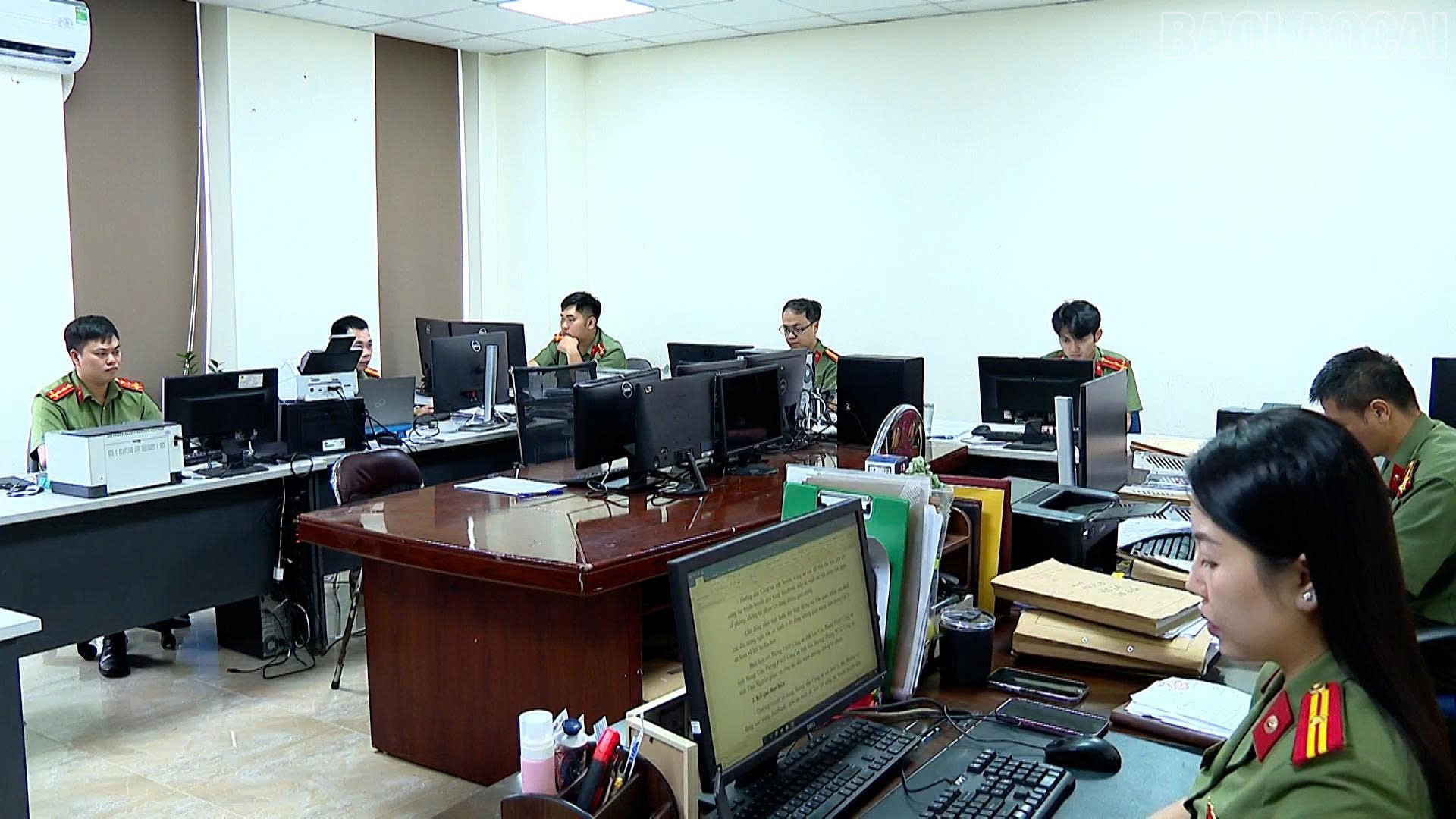 Các hệ thống thông tin sẽ được giám sát 24/24. baolaocai-tr_truc.jpg