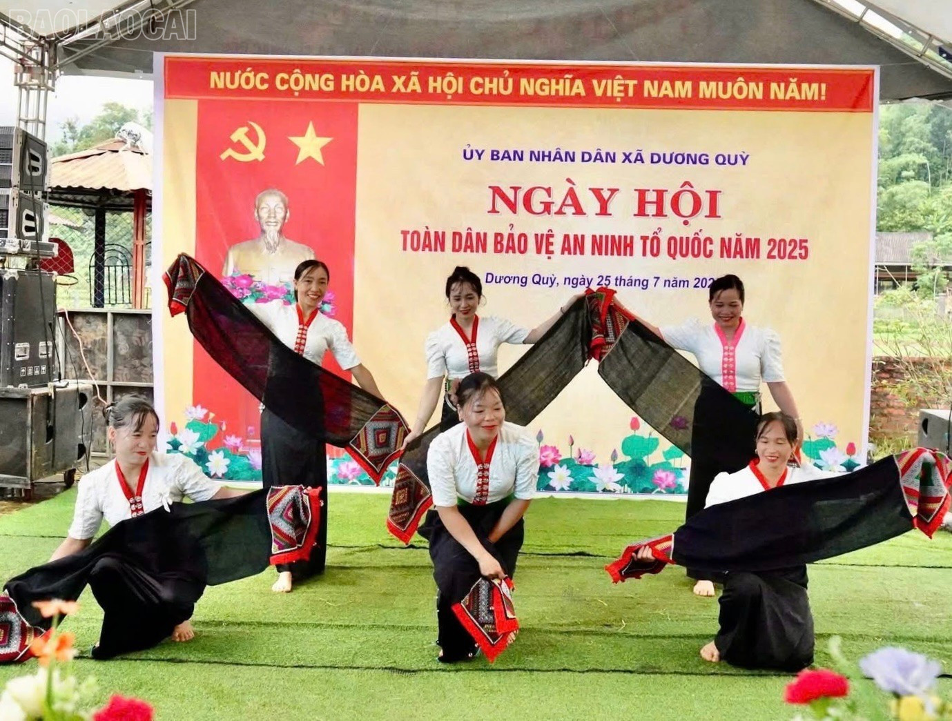 Phụ nữ Dương Quỳ tự tin tham gia các hoạt động văn hóa, văn nghệ. baolaocai-tl_phu-nu-thai.jpg