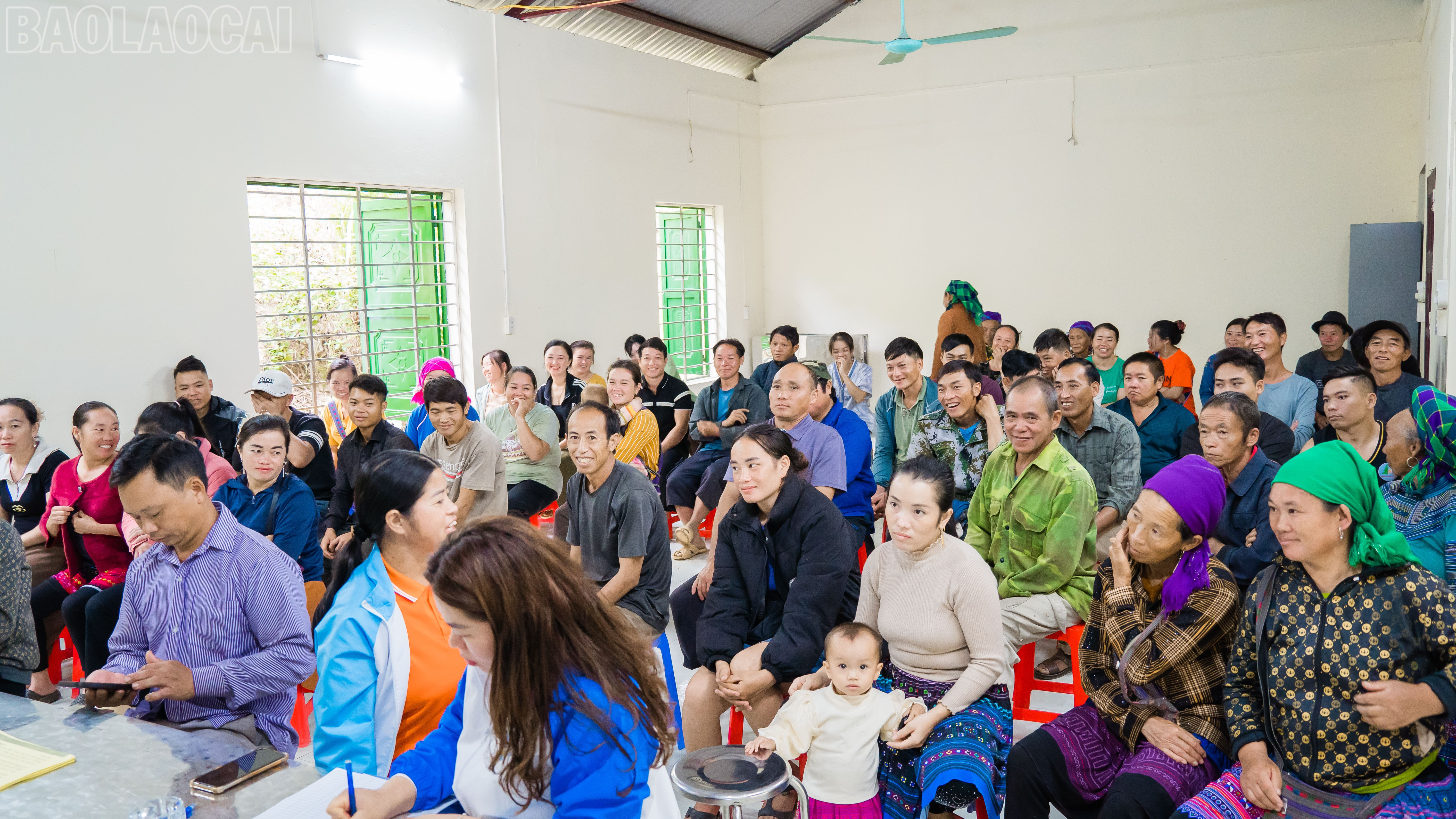 Hoạt động truyền thông thu hút đông đảo hội viên, người dân trong thôn Sấn Pản. baolaocai-tl_dsc00326.jpg