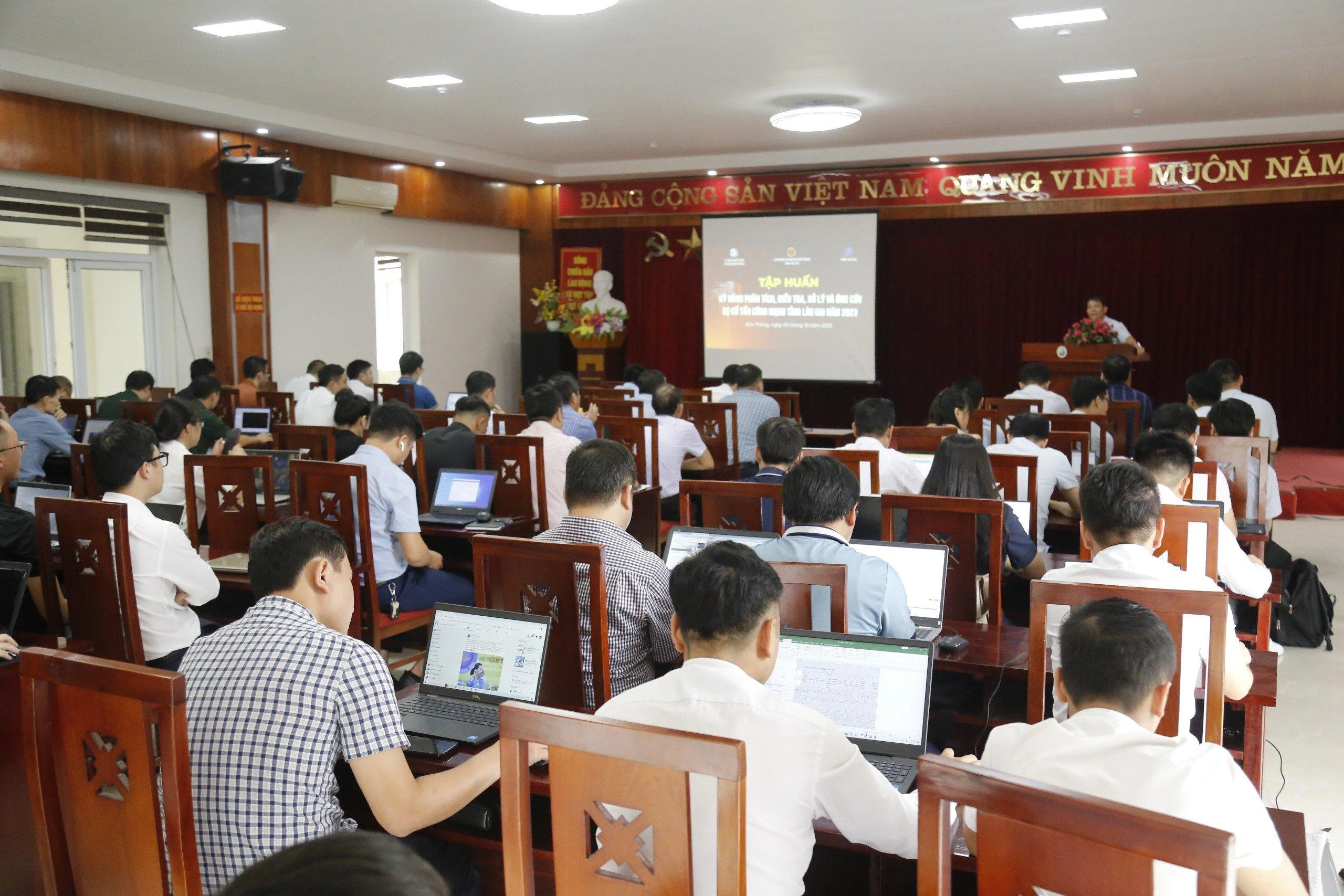 tập huấn CĐS.jpg