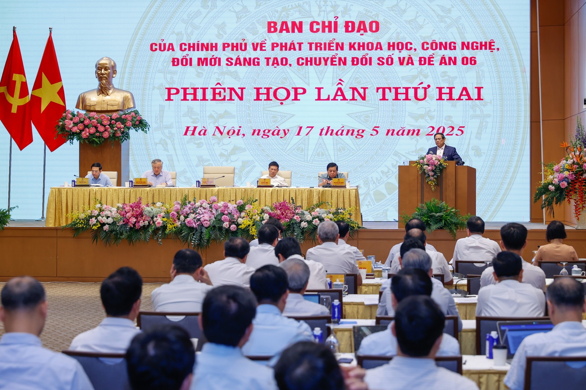 Quang cảnh cuộc họp tại điểm cầu Chính phủ. Ảnh: VGP/Nhật Bắc img3429-17474495682291324224045.jpg