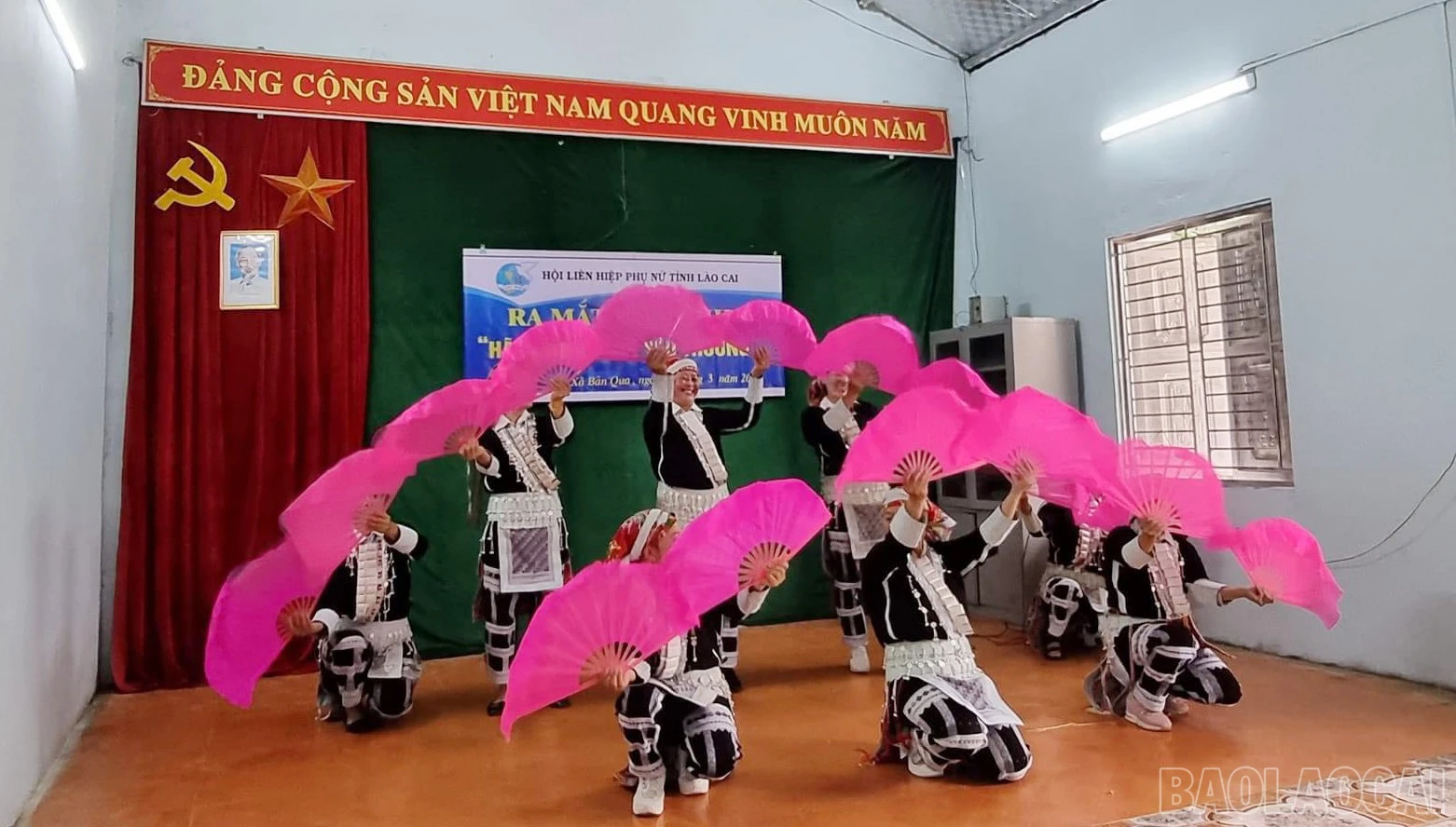 baolaocai-br_hoi-vien-phu-nu-dong-bao-dan-toc-thieu-so-dan-manh-dan-tham-gia-cac-hoat-dong-xa-hoi.jpg