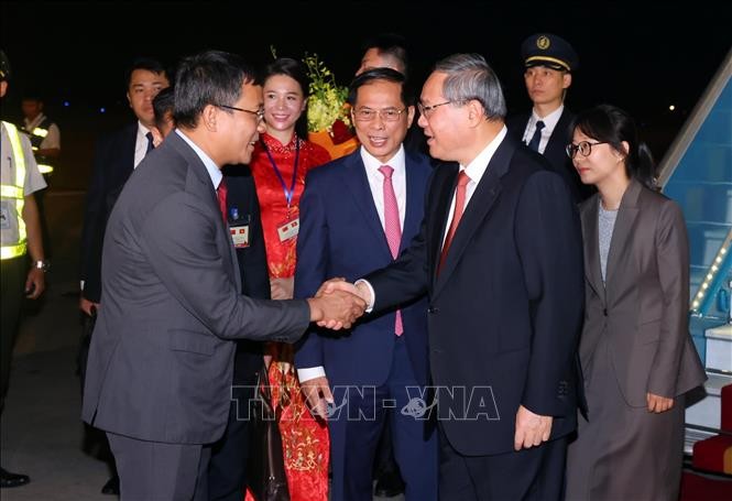Thủ tướng Quốc vụ viện nước Cộng hòa Nhân dân Trung Hoa Lý Cường bắt đầu thăm chính thức Việt Nam ảnh 2 Thủ tướng Quốc vụ viện nước Cộng hòa Nhân dân Trung Hoa Lý Cường bắt đầu thăm chính thức Việt Nam ảnh 2
