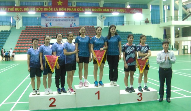 Bế mạc Giải cầu lông các câu lạc bộ tranh Cúp Liên đoàn Thể thao tỉnh năm 2022 ảnh 3 Bế mạc Giải cầu lông các câu lạc bộ tranh Cúp Liên đoàn Thể thao tỉnh năm 2022 ảnh 3