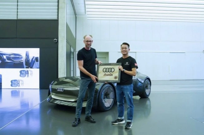 Nghệ nhân gỗ Việt Nam chế tạo xe Cybertruck độc đáo thu hút cả thế giới ảnh 2