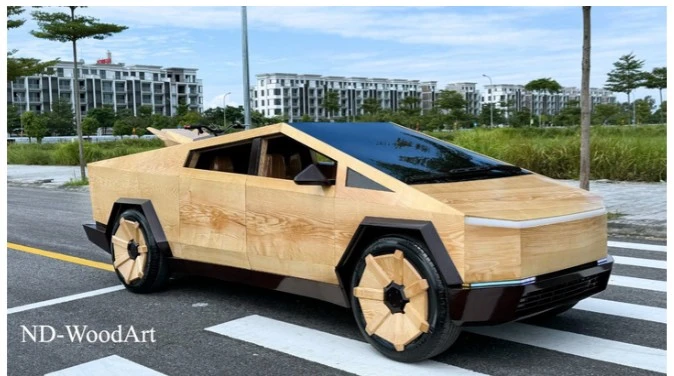 Nghệ nhân gỗ Việt Nam chế tạo xe Cybertruck độc đáo thu hút cả thế giới ảnh 1