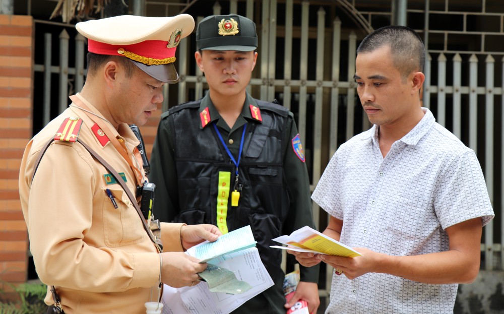 Yên Bái cao điểm đảm bảo an toàn giao thông cho học sinh ảnh 4 Yên Bái cao điểm đảm bảo an toàn giao thông cho học sinh ảnh 4