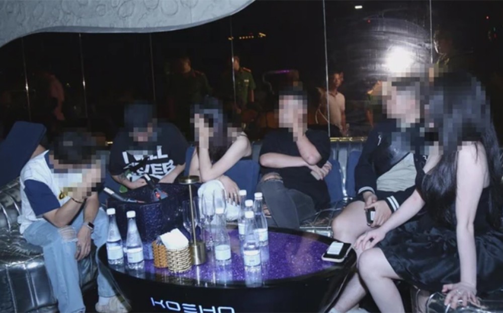 Gần 100 cảnh sát đột kích cơ sở kinh doanh quán bar, vũ trường trá hình ở Biên Hoà ảnh 2