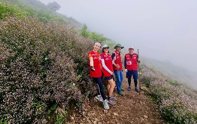 Gặp chính mình trên miền Chi Pâu tím ảnh 2