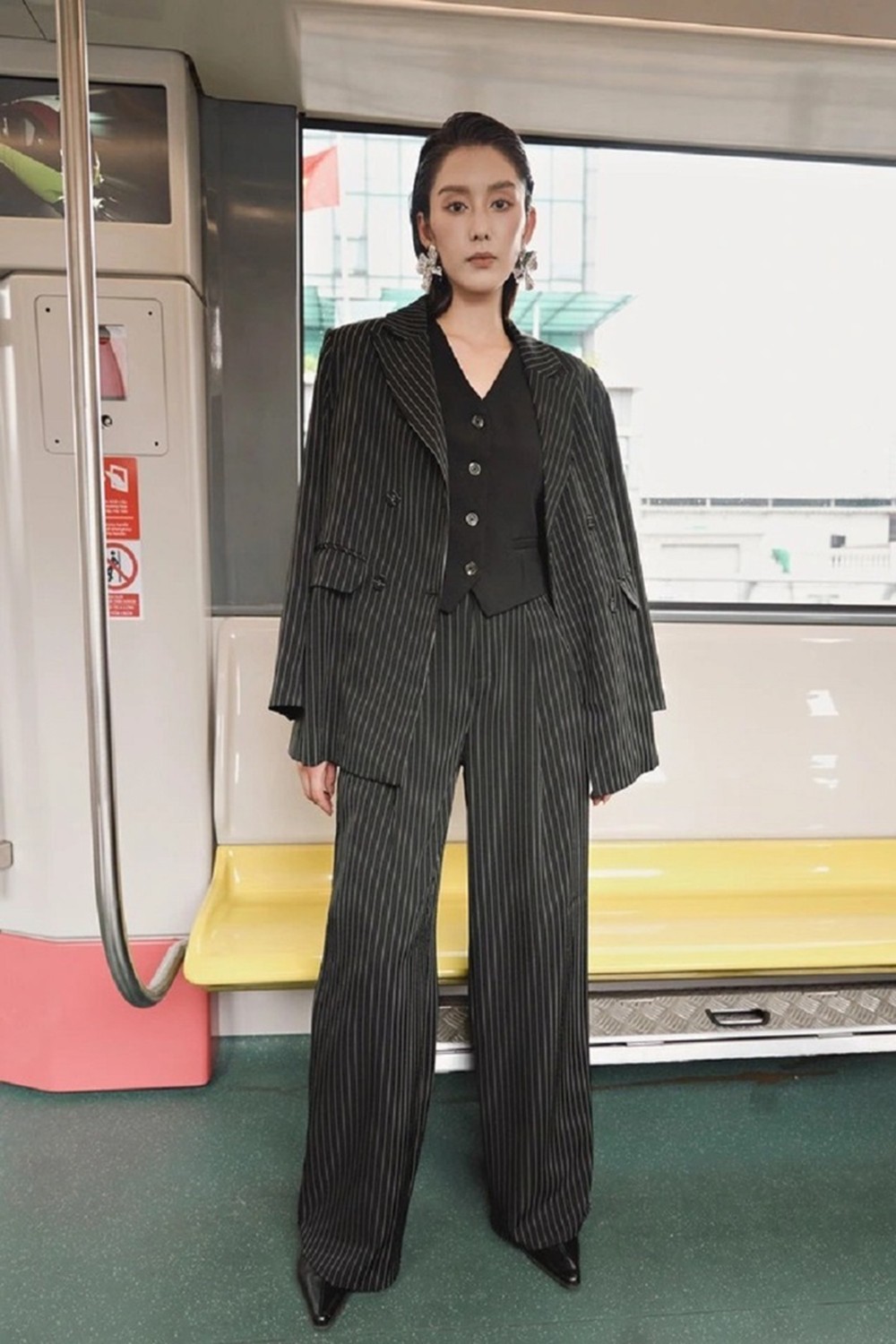 Những kiểu áo khoác thanh lịch cho thời tiết mùa thu ảnh 2