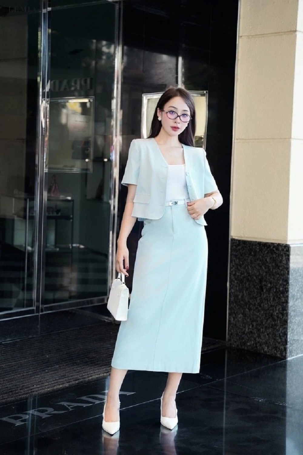 Những kiểu áo khoác thanh lịch cho thời tiết mùa thu ảnh 1