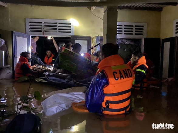 Huế, Đà Nẵng, Quảng Ngãi ảnh hưởng nhiều vì mưa lớn lịch sử ảnh 1 Huế, Đà Nẵng, Quảng Ngãi ảnh hưởng nhiều vì mưa lớn lịch sử ảnh 1