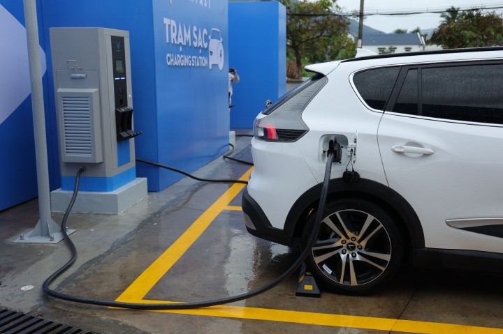 VinFast khai trương dịch vụ sạc xe điện tại hệ thống Petrolimex trên toàn quốc ảnh 2 VinFast khai trương dịch vụ sạc xe điện tại hệ thống Petrolimex trên toàn quốc ảnh 2