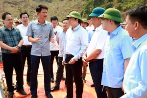 Thường trực Tỉnh ủy kiểm tra tiến độ một số công trình trọng điểm, trường học trên địa bàn xã Mù Cang Chải