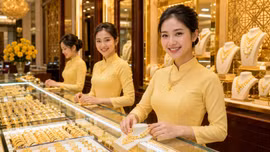 Giá vàng hôm nay 6/8: Thế giới tăng 173 USD, SJC lên 141,8 triệu đồng