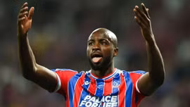 Crystal Palace đăng quang Conference League đầy cảm xúc, Mateta hóa người hùng