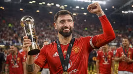 Bruno Fernandes là cầu thủ hay nhất Premier League 2025/2026