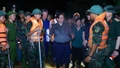 Thủ tướng Phạm Minh Chính kiểm tra công tác ứng phó mưa lũ tại vùng ven sông của Hà Nội