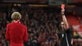 Tiền đạo Liverpool ghi bàn rồi nhận thẻ đỏ vì ăn mừng