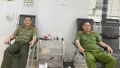2 cán bộ Công an phường Lào Cai hiến máu cứu người bệnh nguy kịch